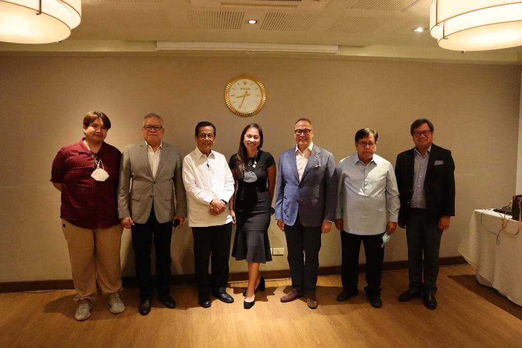 New board members On September 1, FEF held its general membership meeting and elections. During the meeting, FEF named its new set of fellows: Dr. Fermin Adriano, Dr. Karlo Adriano, Ramon Lopez, Sharon Garin, Emmanuel Bonoan, and Cezar Consing—bringing the total number of active fellows to 107.